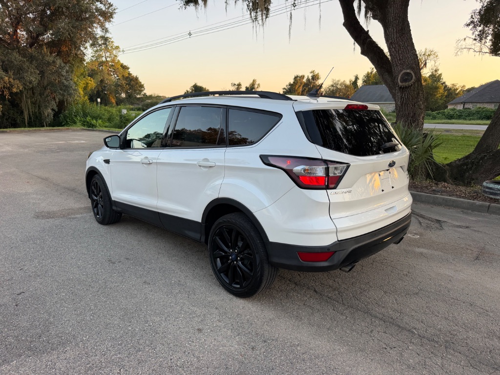 2018 Ford Escape - $12,995