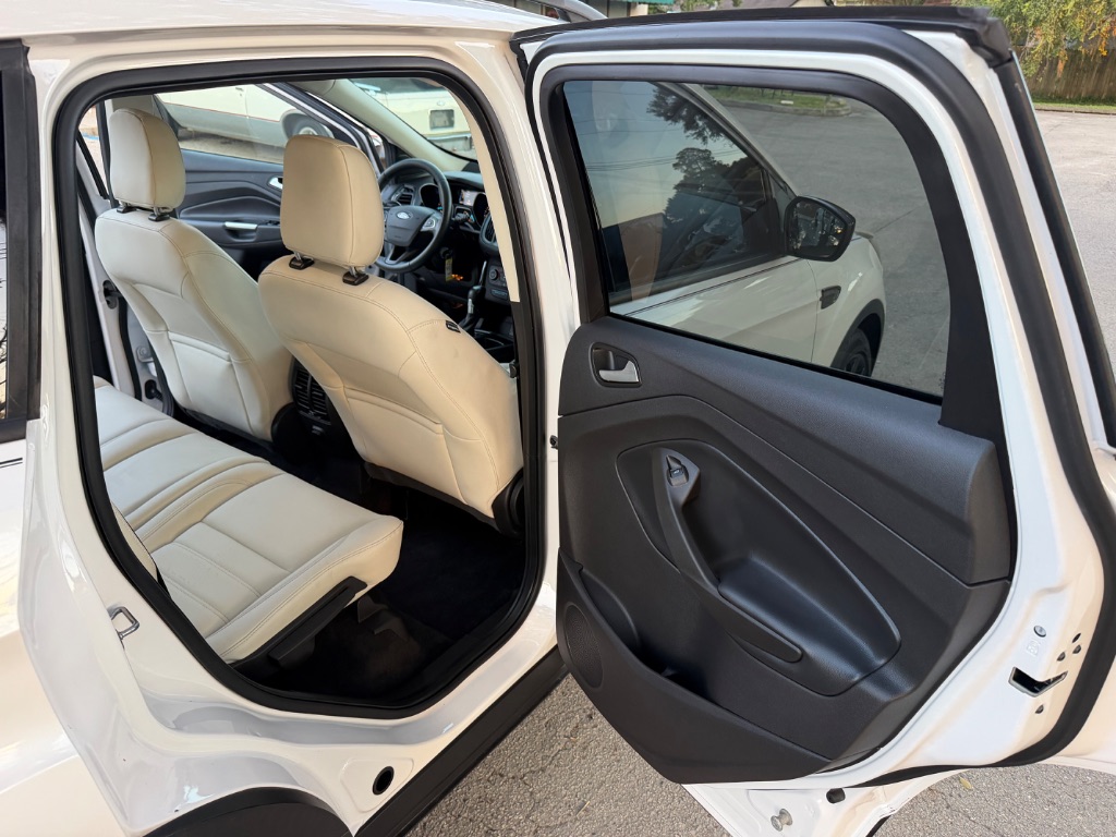 2018 Ford Escape - $12,995