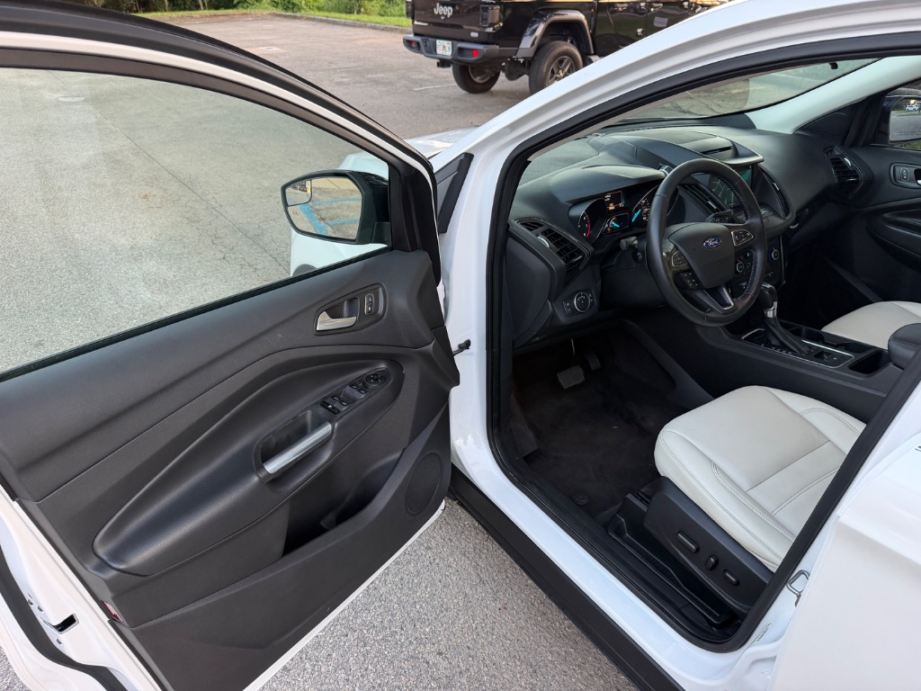 2018 Ford Escape - $12,995