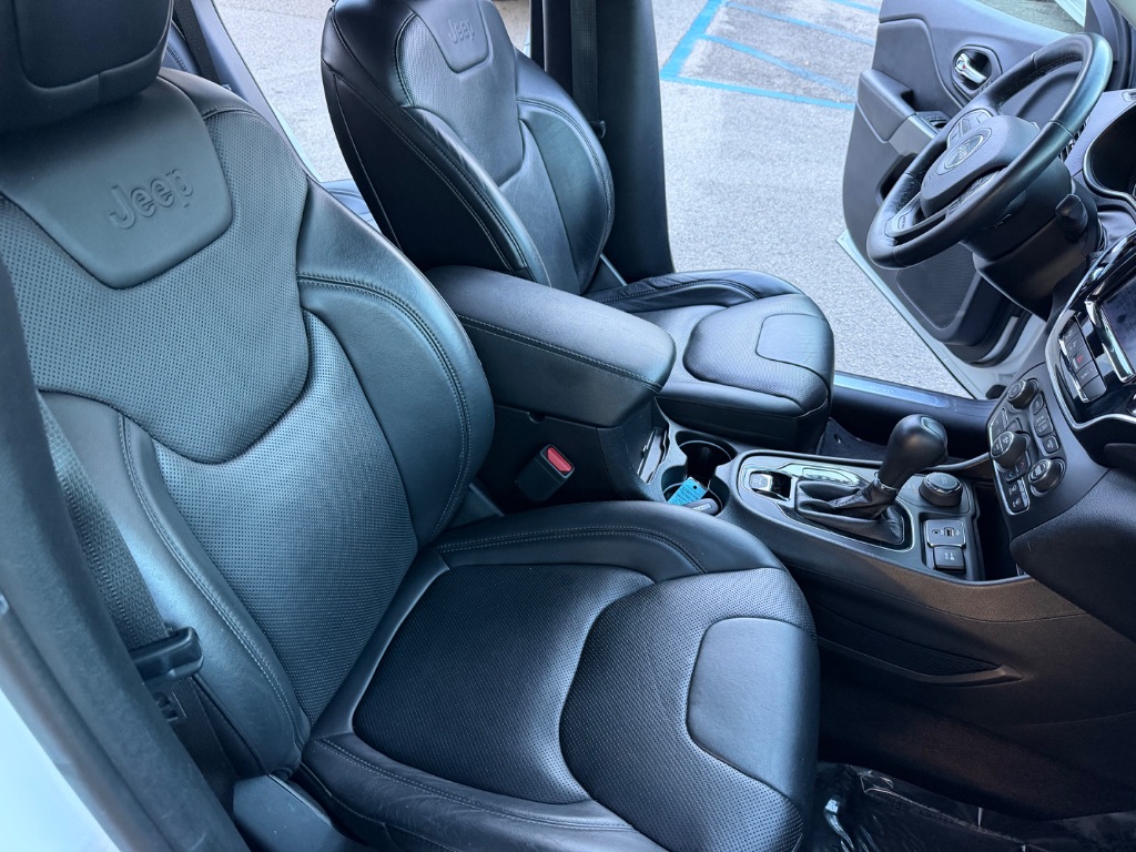 2019 Jeep Cherokee - $17,995