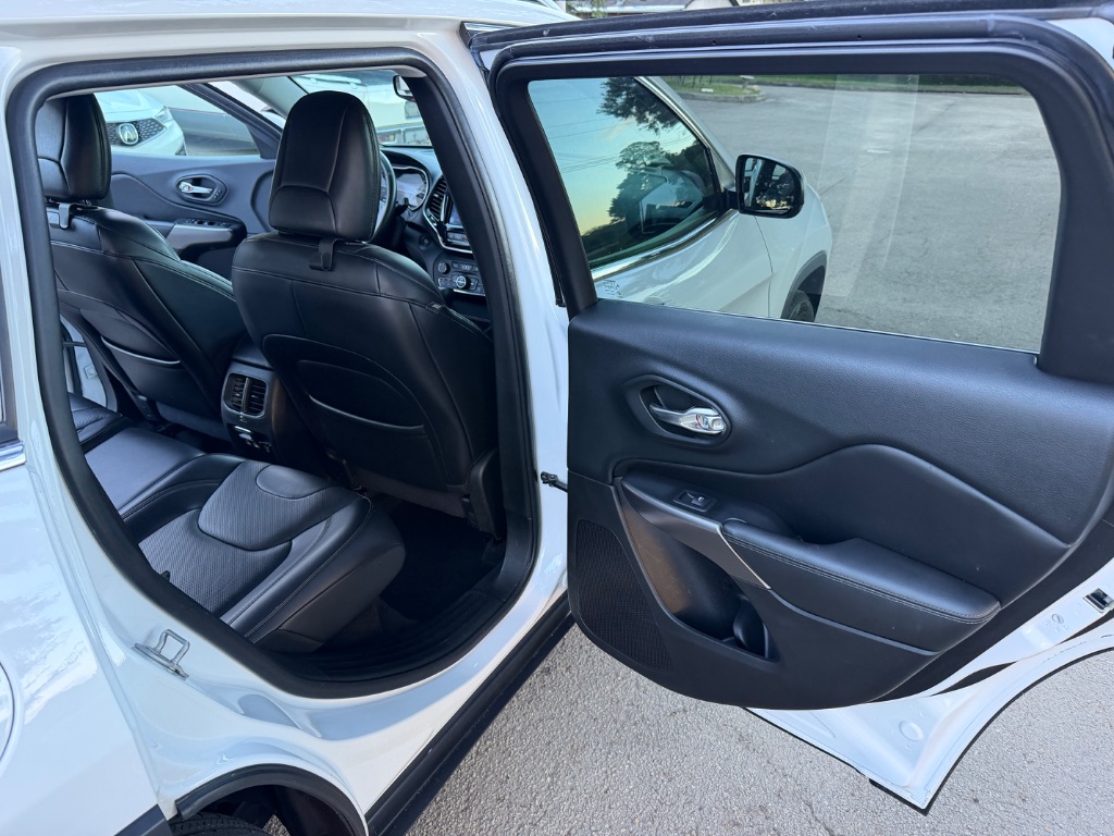 2019 Jeep Cherokee - $17,995