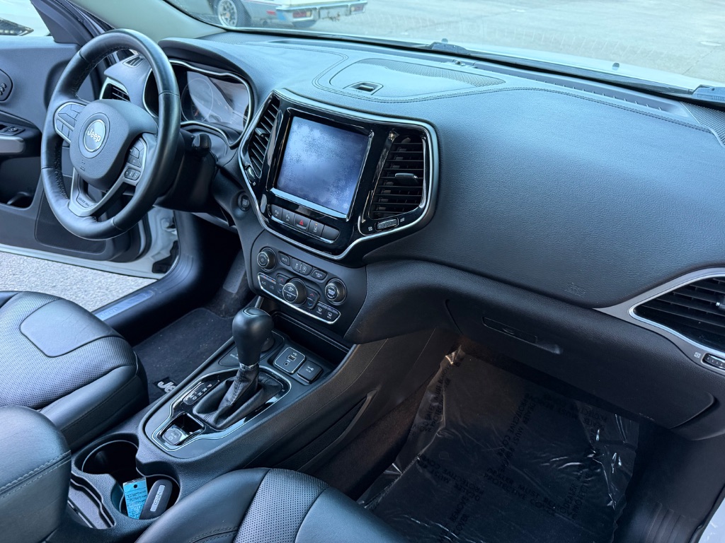 2019 Jeep Cherokee - $17,995