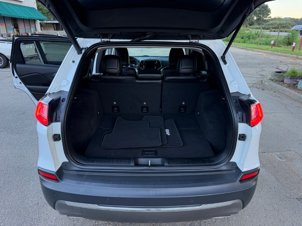 2019 Jeep Cherokee - $17,995