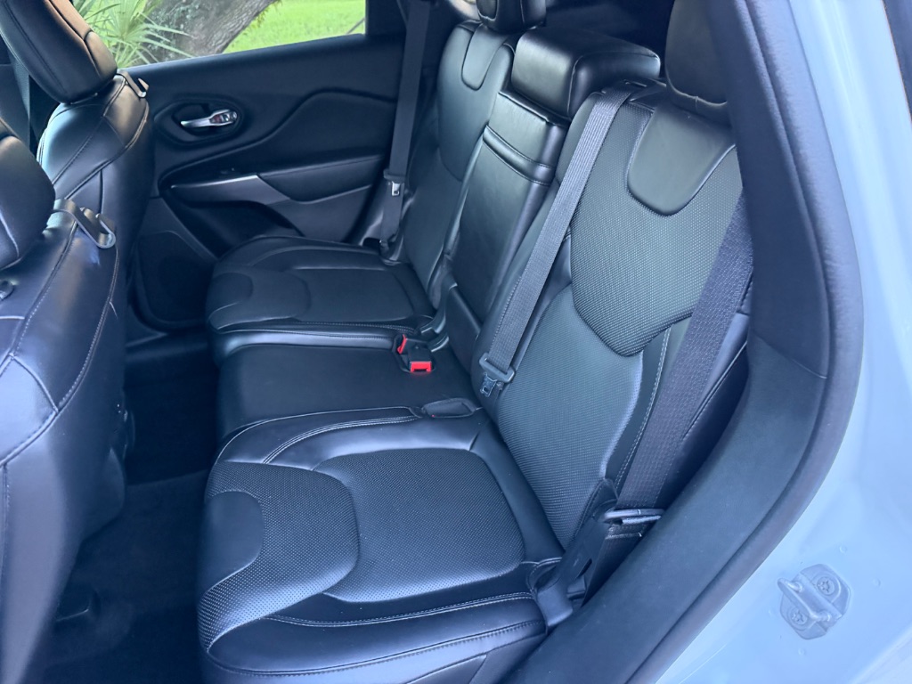 2019 Jeep Cherokee - $17,995