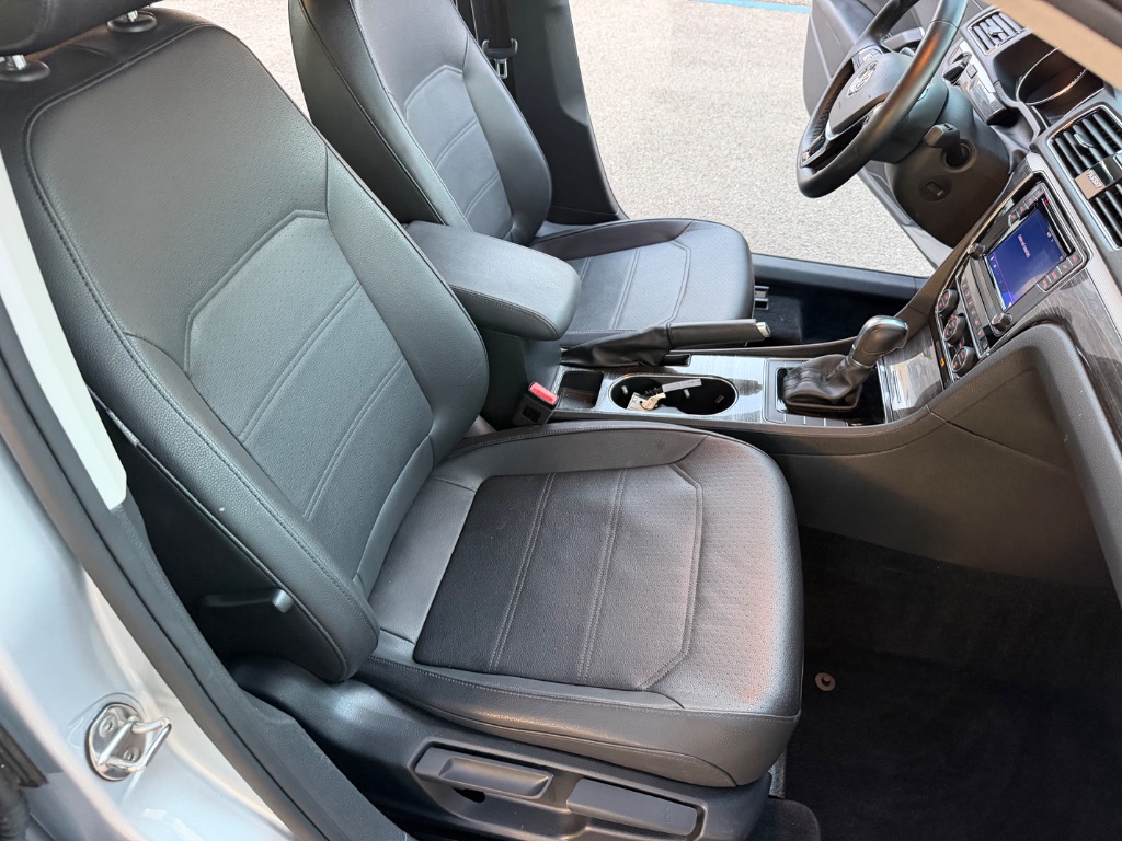 2018 Volkswagen Passat - $14,995