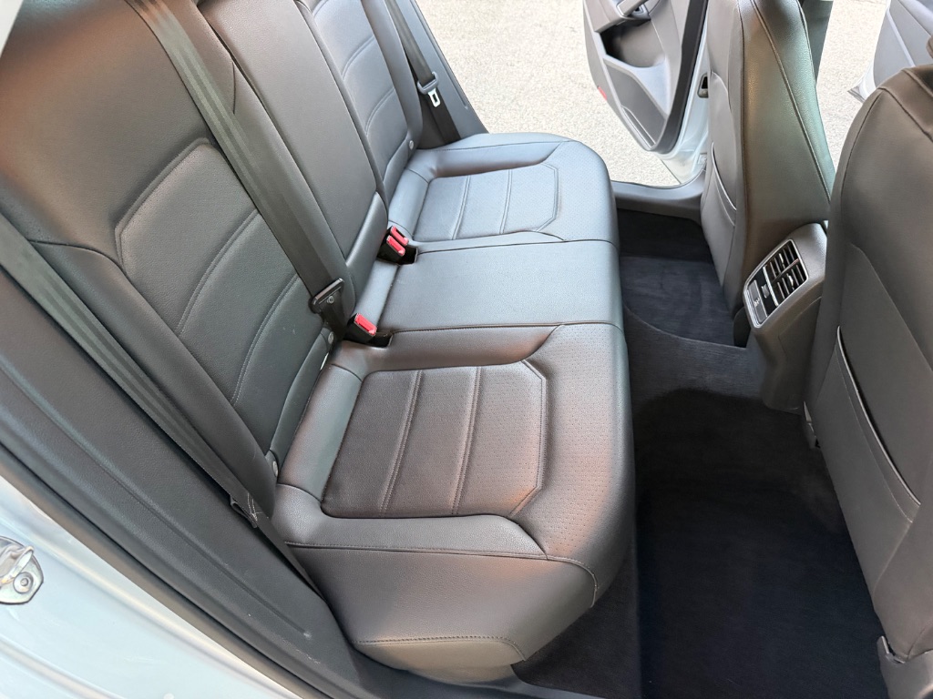 2018 Volkswagen Passat - $14,995