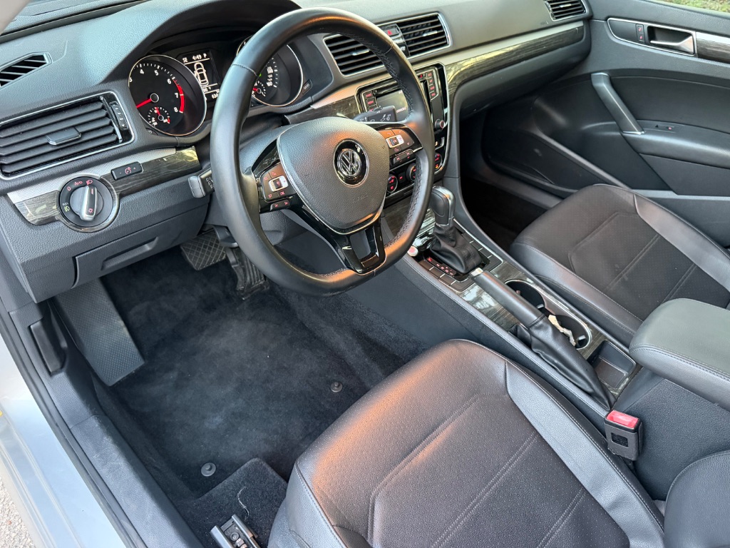 2018 Volkswagen Passat - $14,995