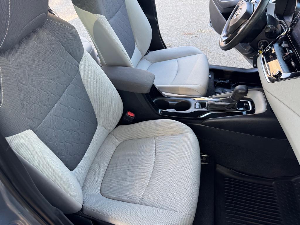 2022 Toyota Corolla LE photo