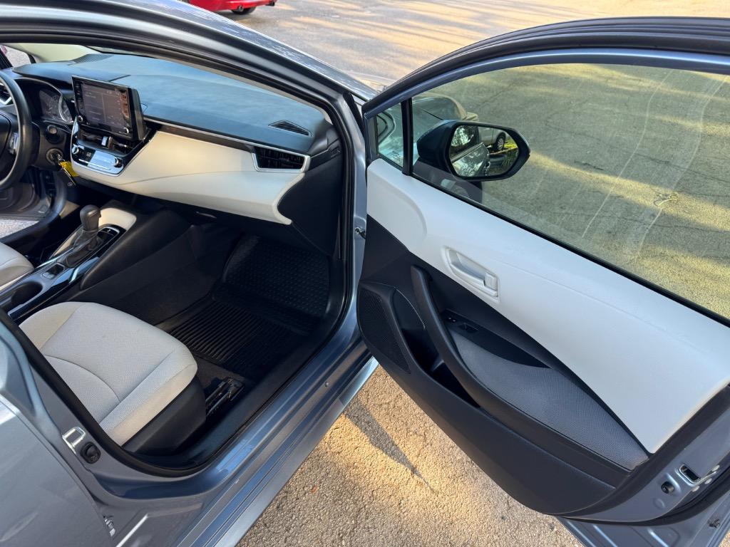 2022 Toyota Corolla LE photo