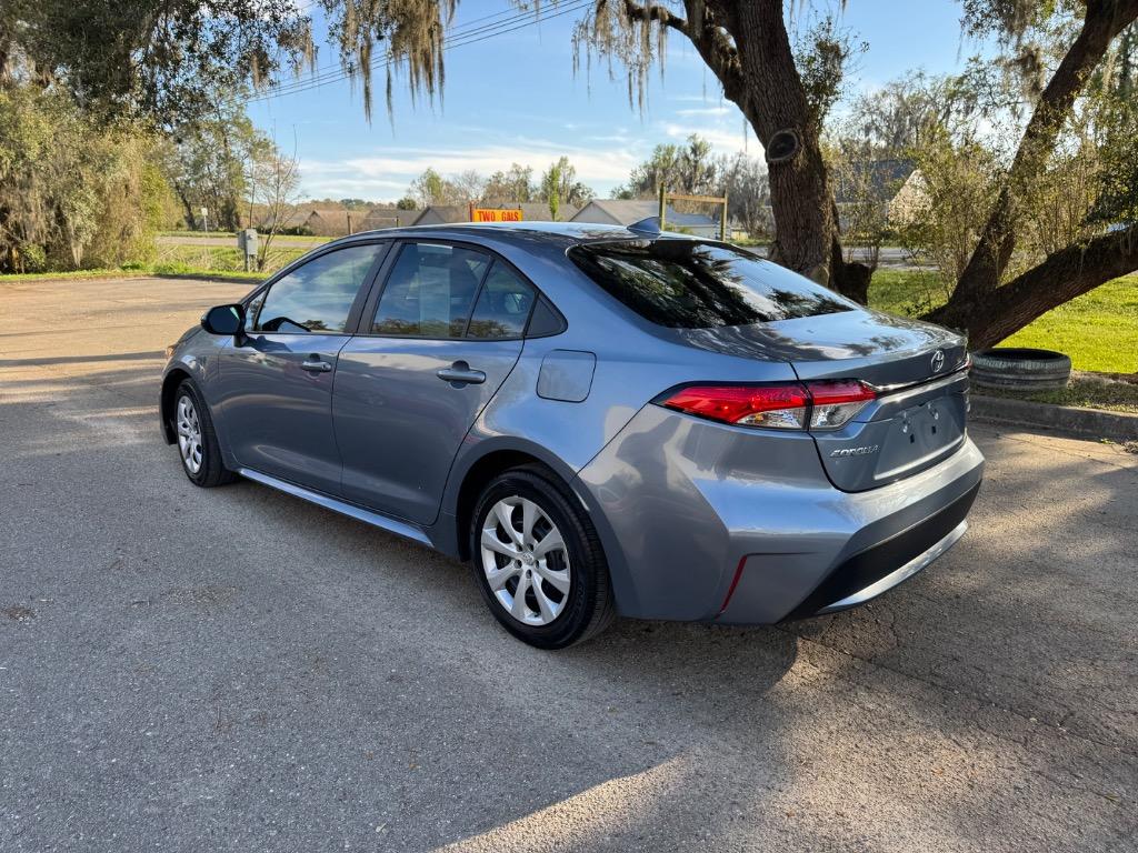 2022 Toyota Corolla LE photo