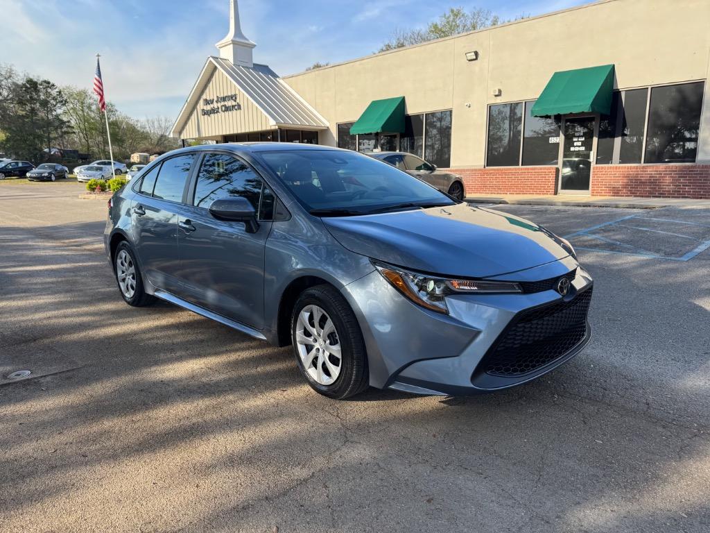2022 Toyota Corolla LE photo