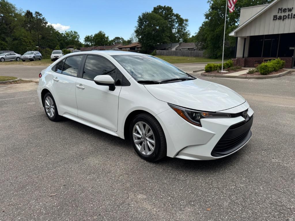 2023 Toyota Corolla LE photo