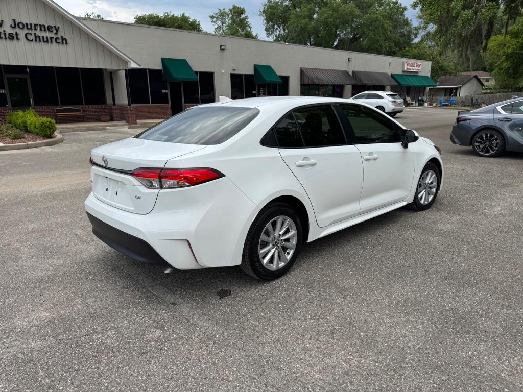 2023 Toyota Corolla LE photo