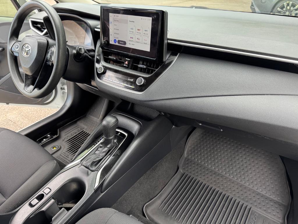2023 Toyota Corolla LE photo