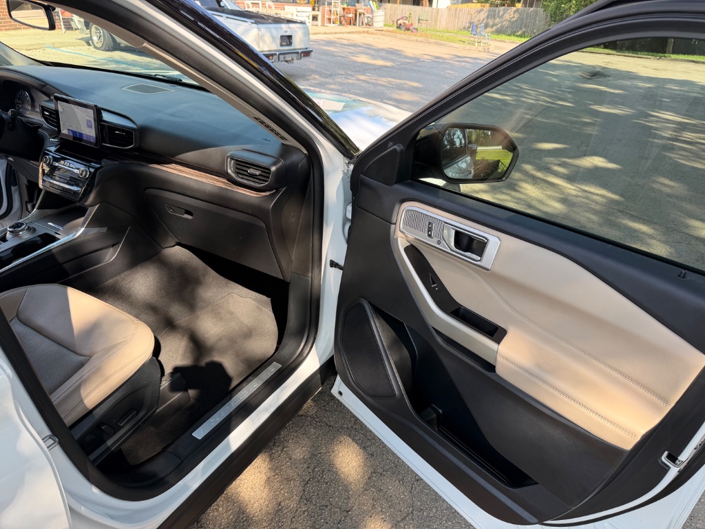 2021 Ford Explorer - $19,900