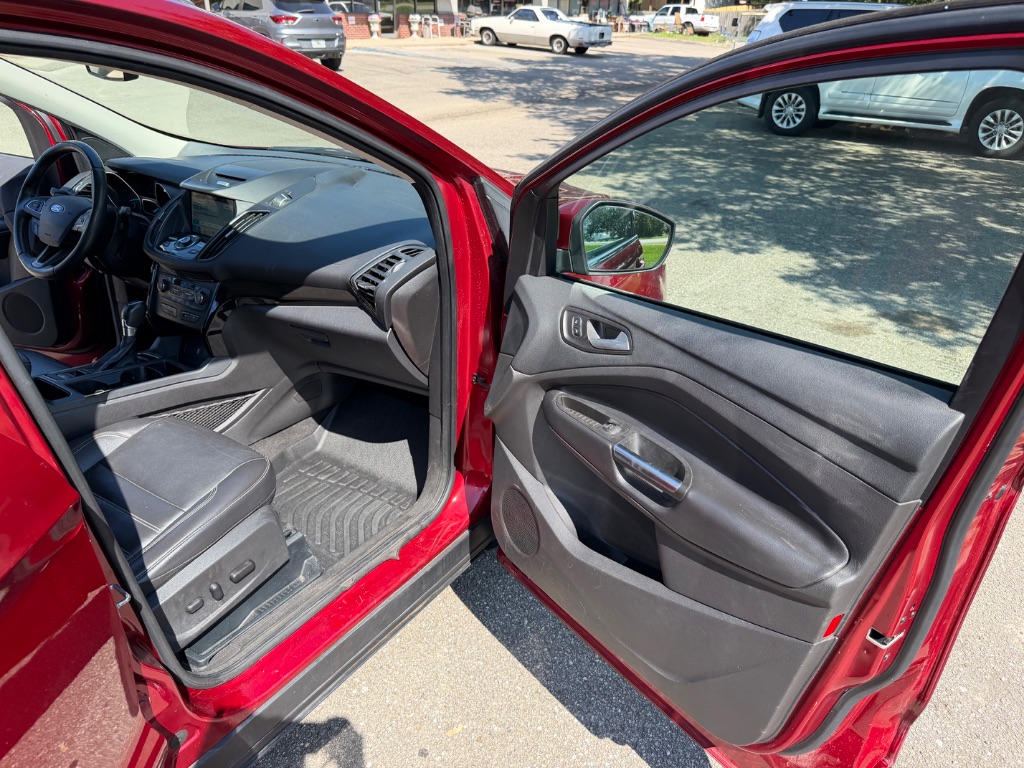 2017 Ford Escape - $9,900