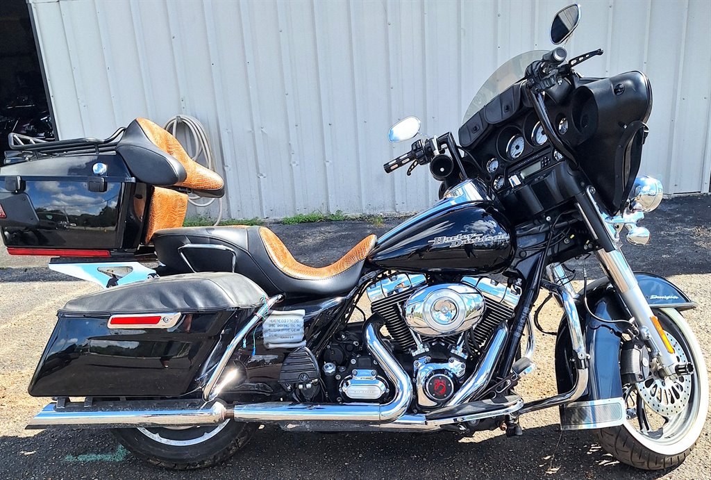 2011 Harley-Davidson FLHX Street Glide - $7,499
