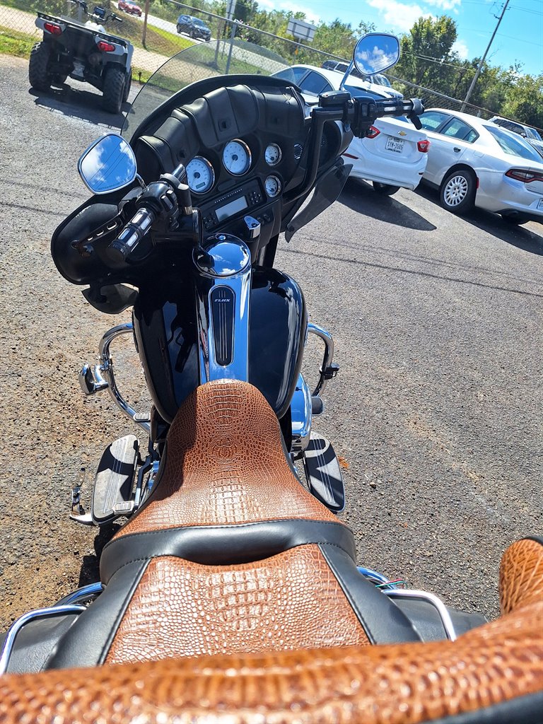 2011 Harley-Davidson FLHX Street Glide - $7,499