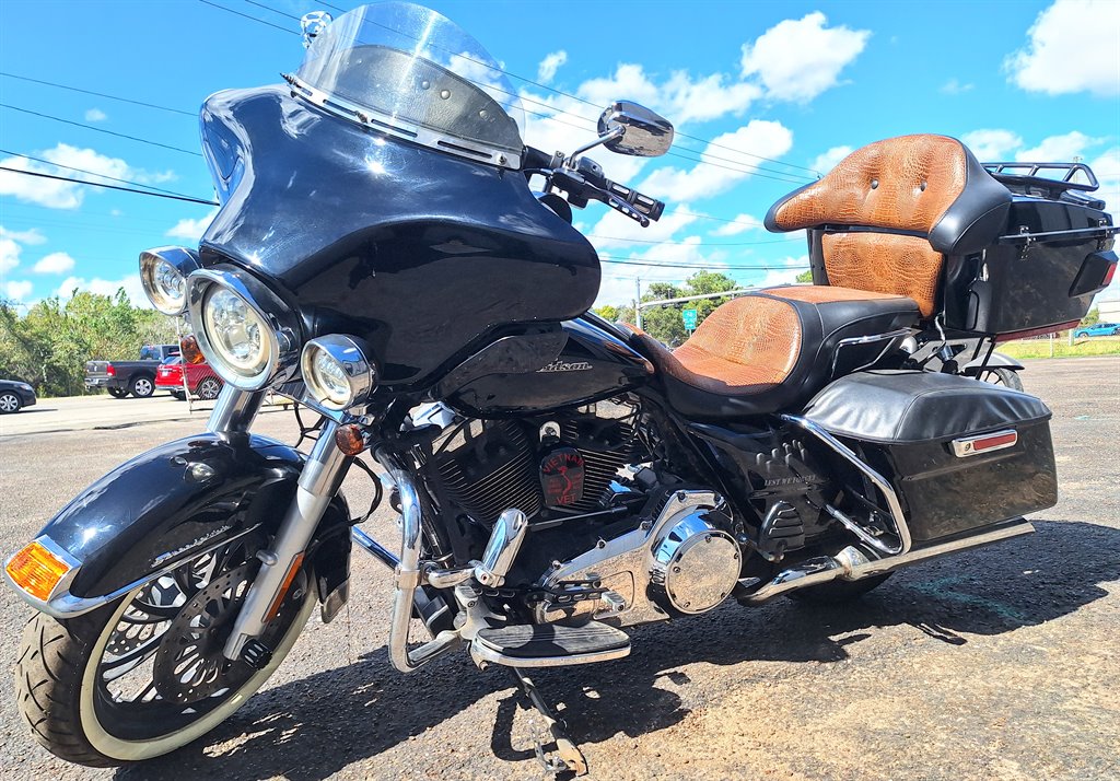 2011 Harley-Davidson FLHX Street Glide - $7,499
