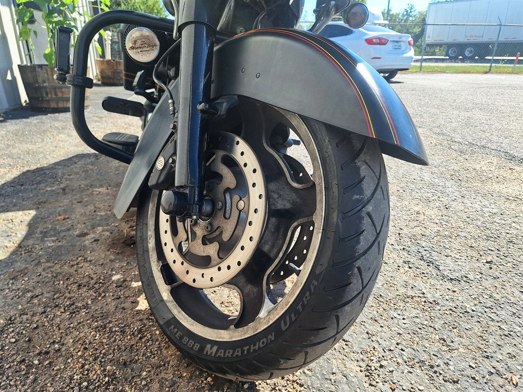 2011 Harley-davidson Road Glide Custom - $8,999