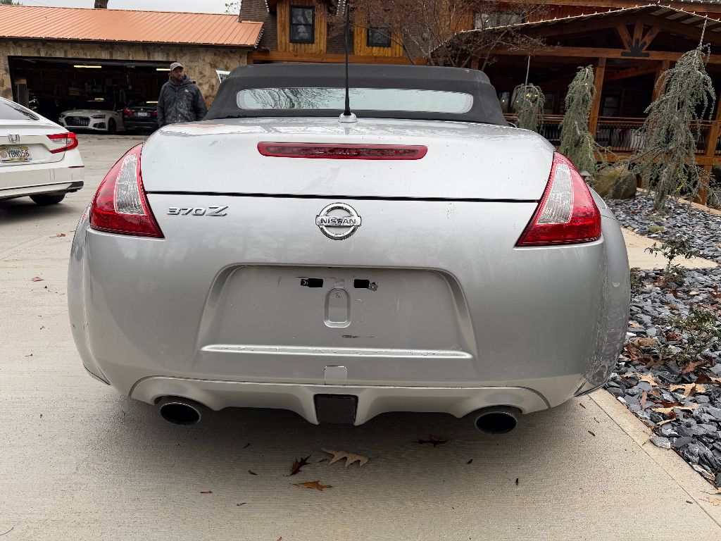 2010 Nissan 370Z - $12,500
