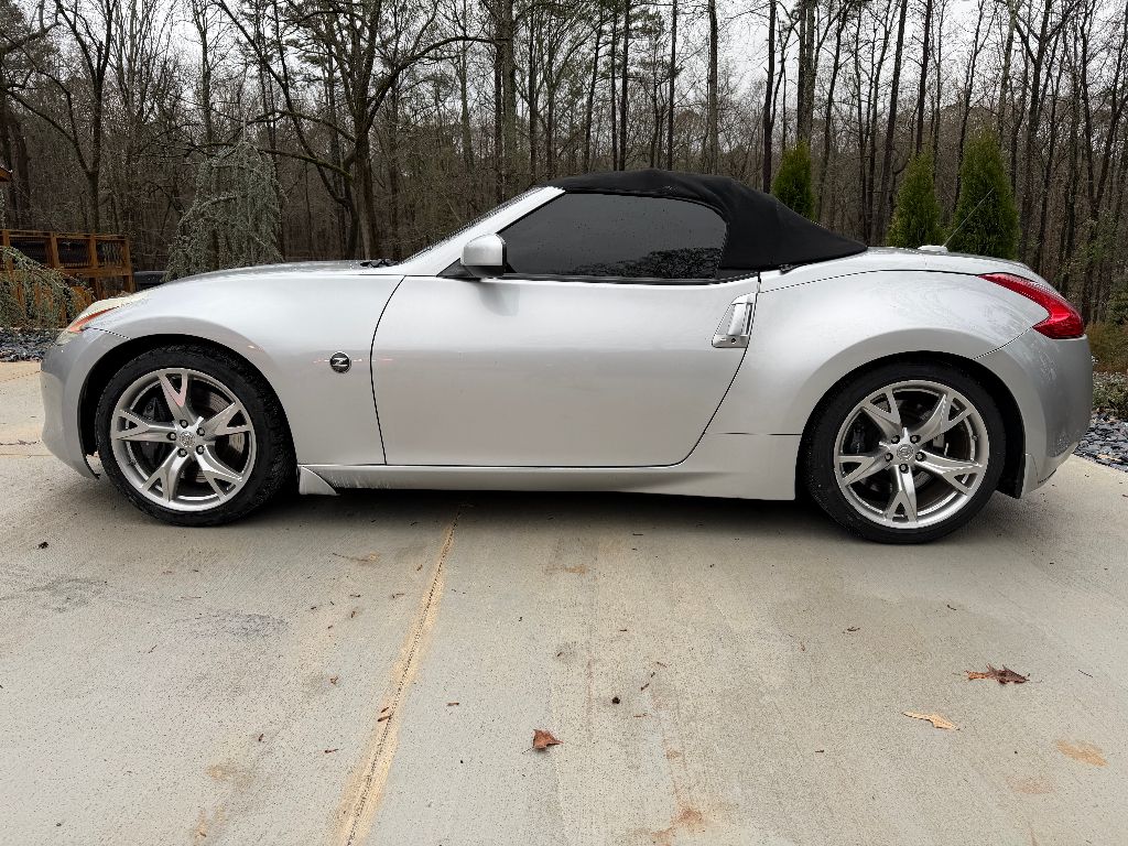 2010 Nissan 370Z - $12,500