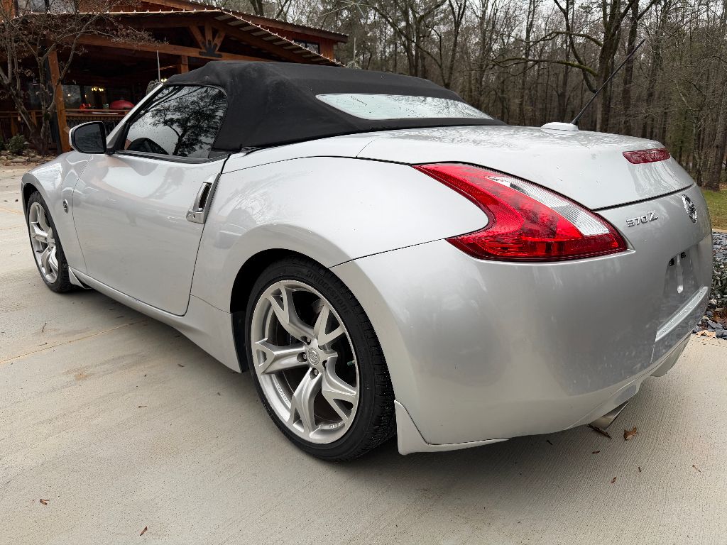 2010 Nissan 370Z - $12,500
