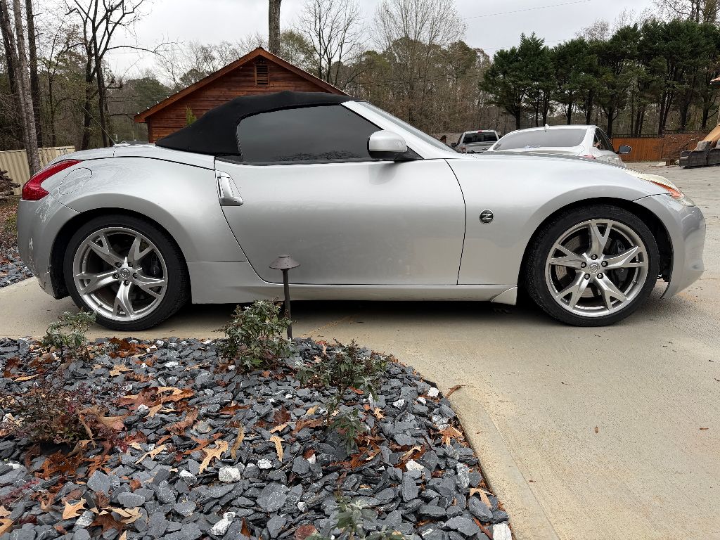2010 Nissan 370Z - $12,500