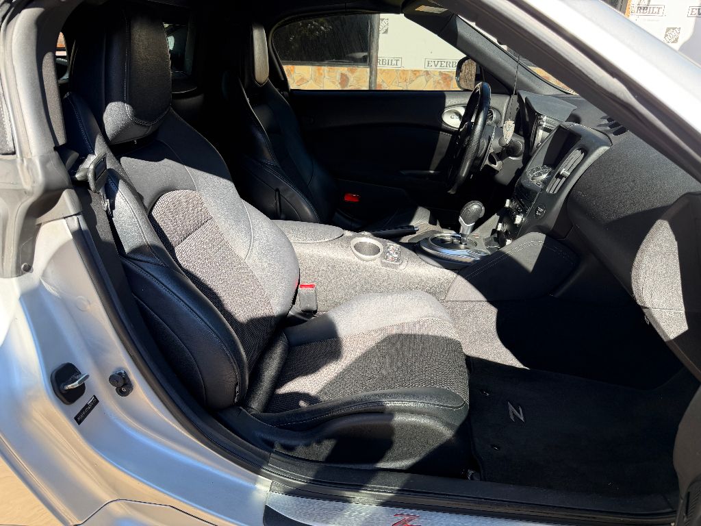 2010 Nissan 370Z - $12,500