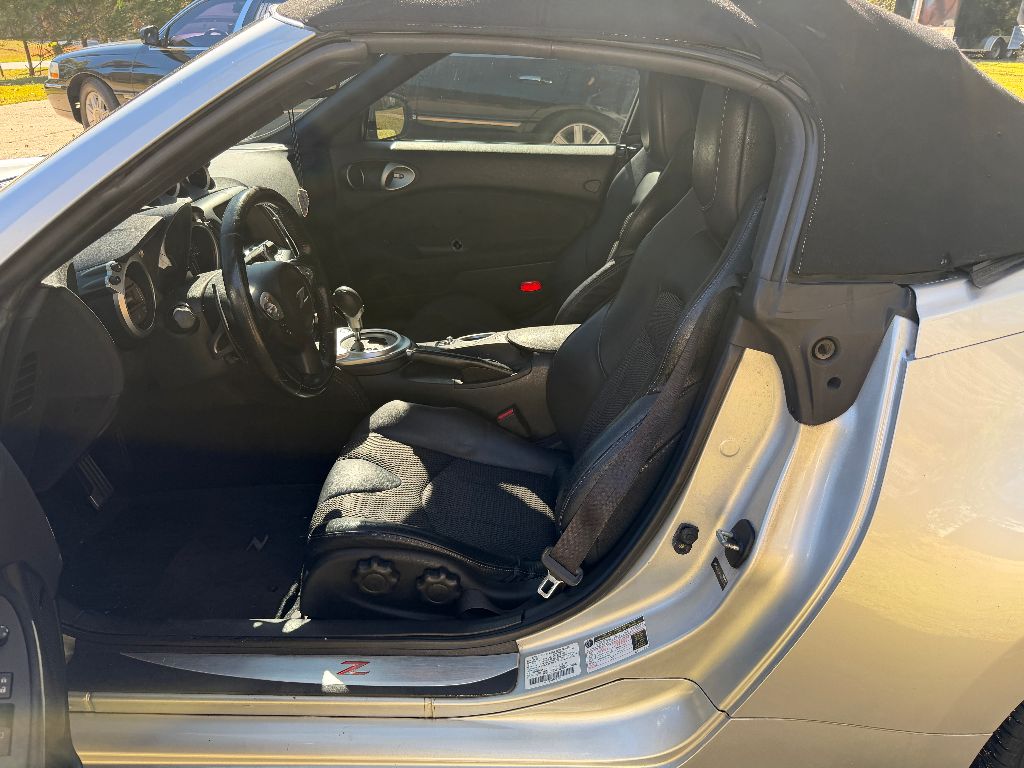 2010 Nissan 370Z - $12,500