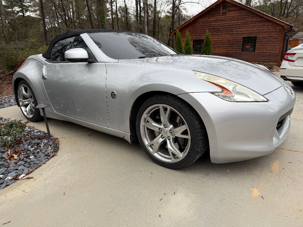 2010 Nissan 370Z - $12,500