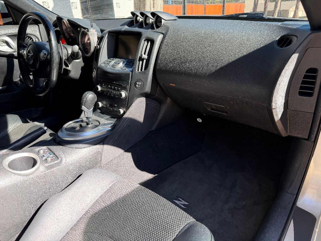 2010 Nissan 370Z - $12,500