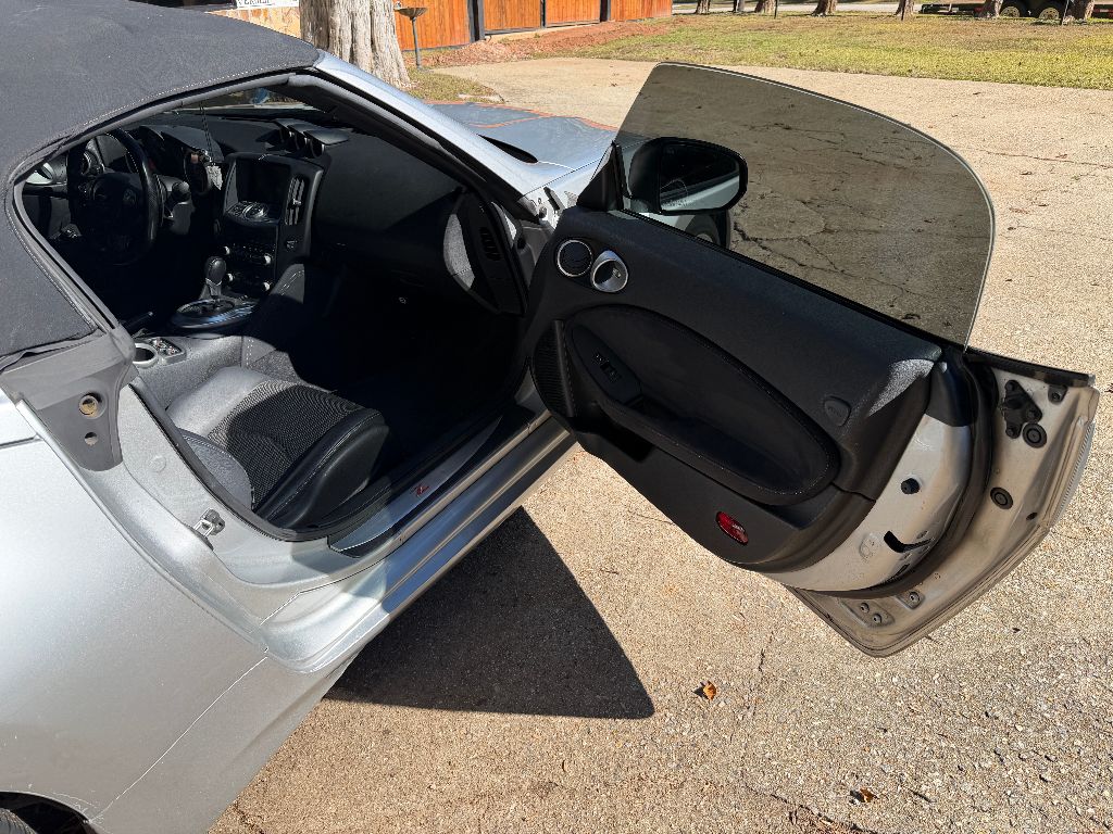 2010 Nissan 370Z - $12,500