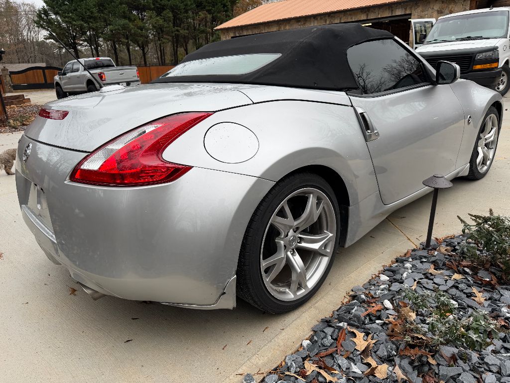 2010 Nissan 370Z - $12,500