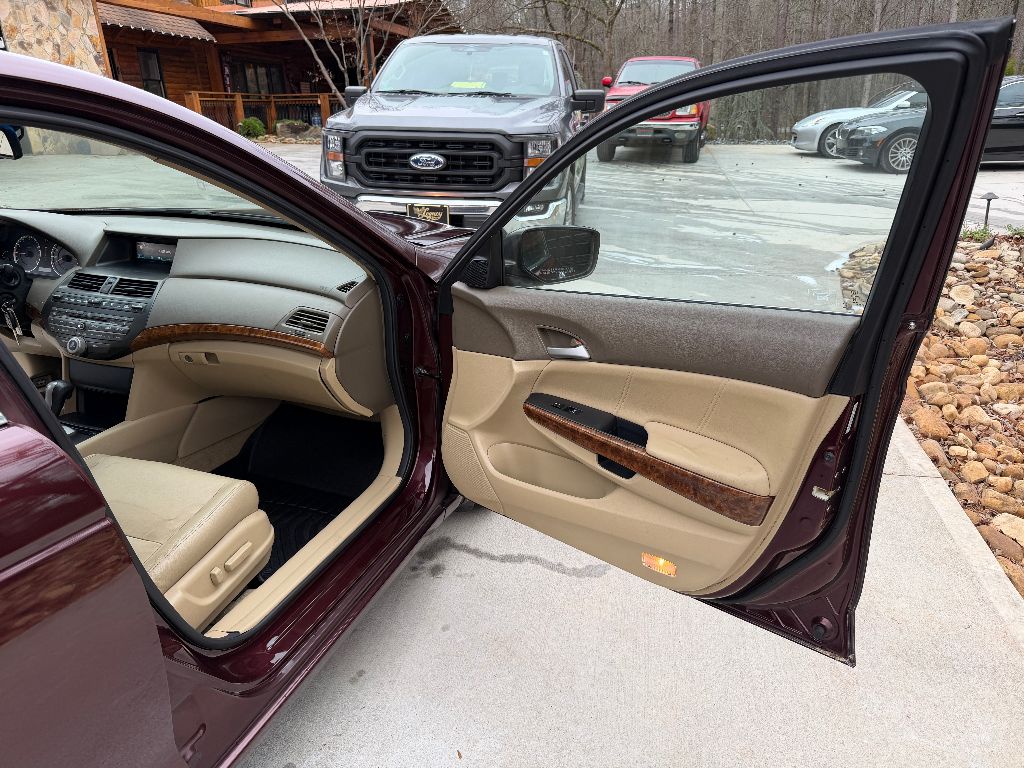 2010 Honda Accord - $9,995