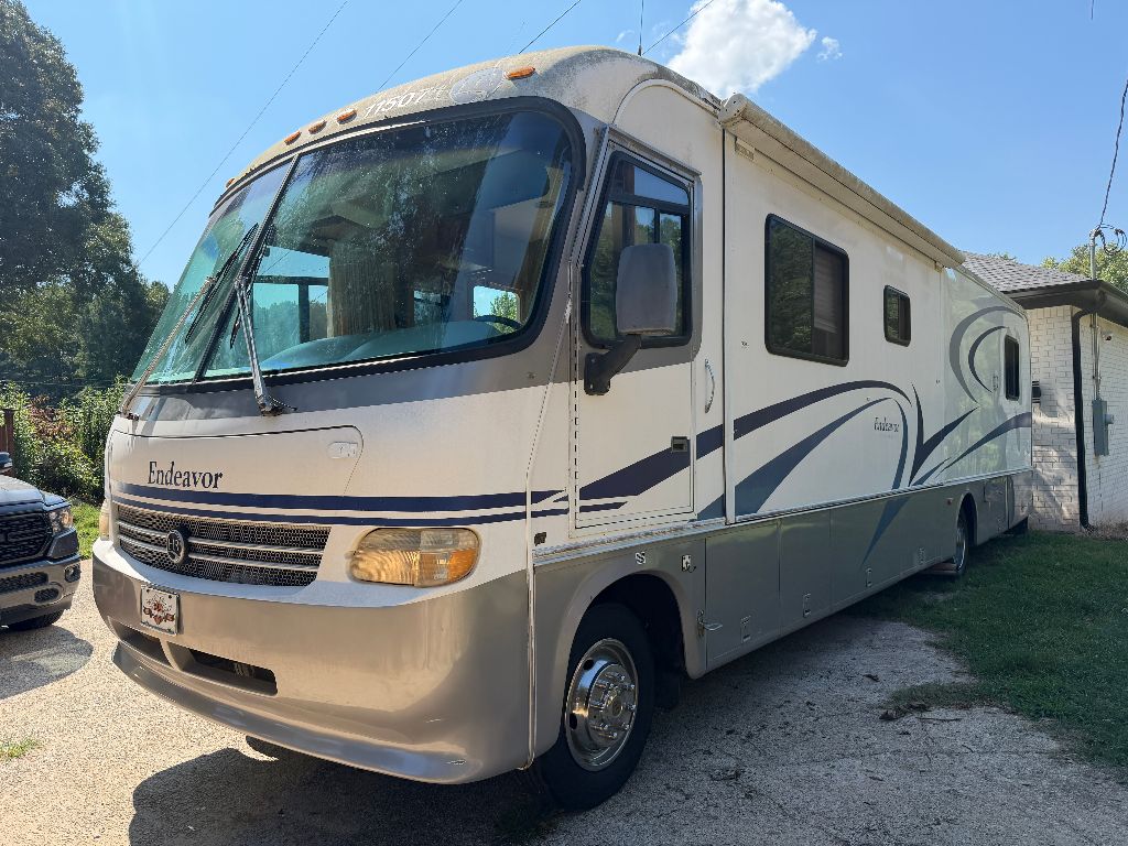 1999 Ford Motorhome Chassis - $8,995