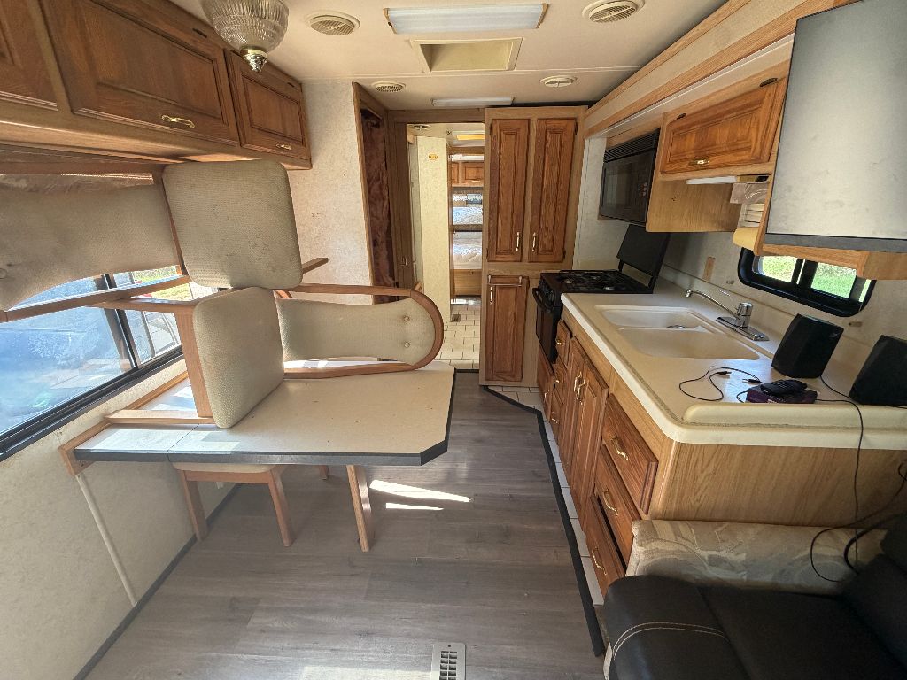 1999 Ford Motorhome Chassis - $8,995