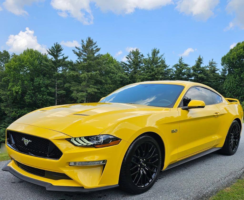 2018 Ford Mustang GT Premium photo