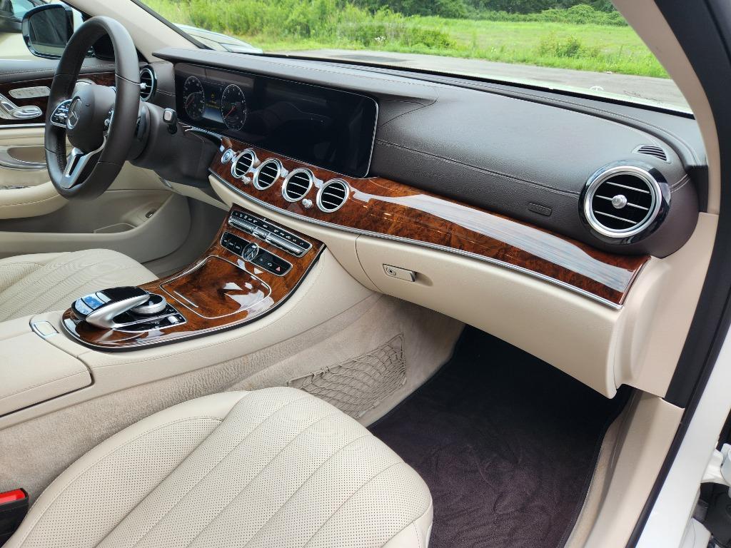 2019 Mercedes-Benz E 300 4matic photo