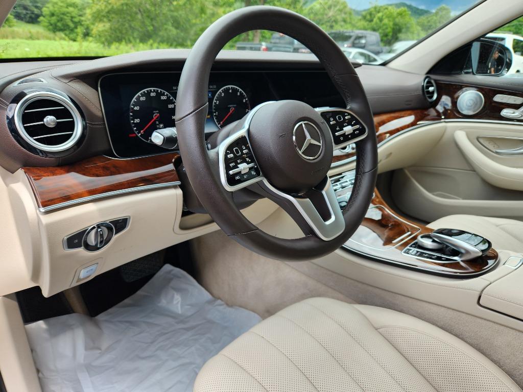 2019 Mercedes-Benz E 300 4matic photo