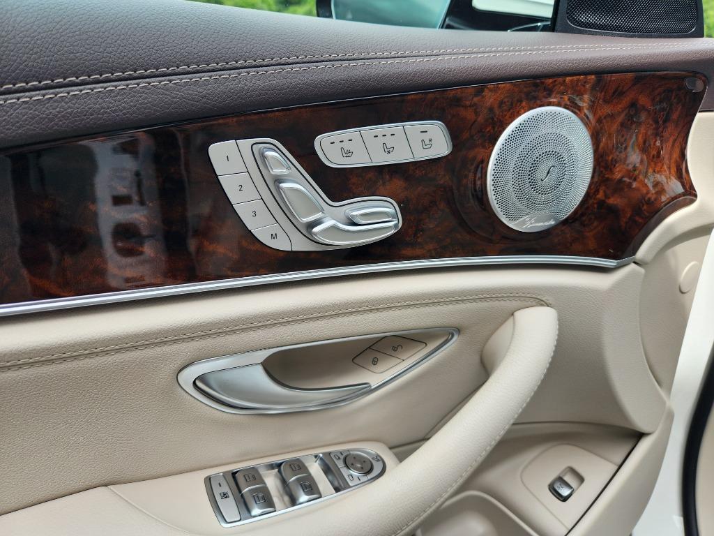 2019 Mercedes-Benz E 300 4matic photo
