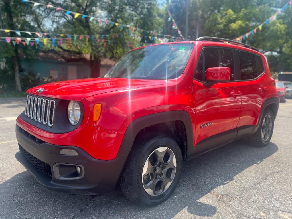 The 2015 Jeep Renegade Latitude photos