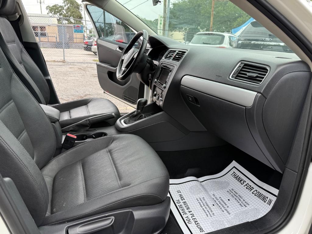 2012 Volkswagen Jetta - $6,995