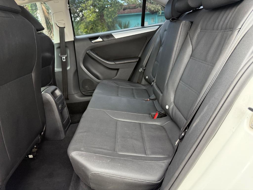 2012 Volkswagen Jetta - $6,995