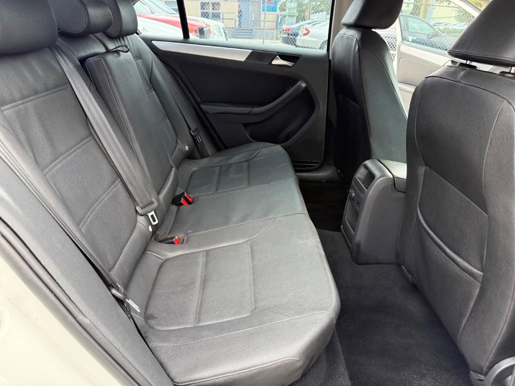 2012 Volkswagen Jetta - $6,995