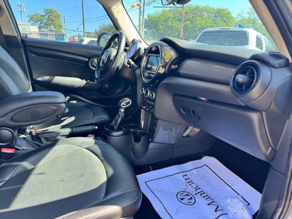 2018 MINI Cooper photo