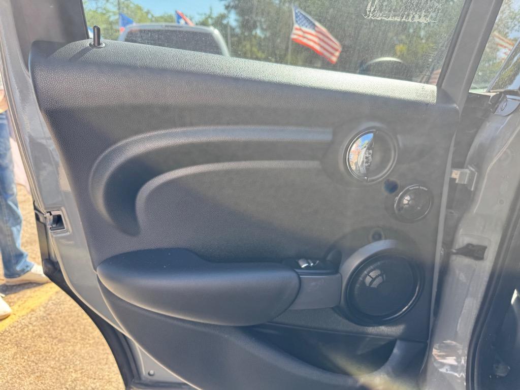 2018 MINI Cooper photo