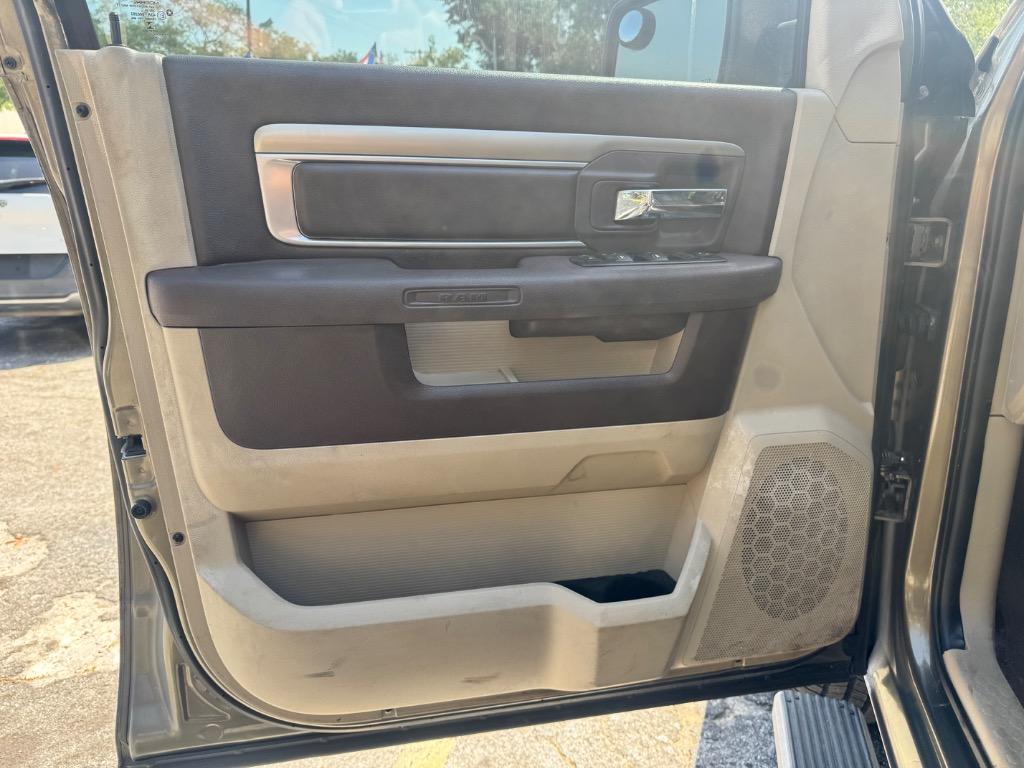 2015 RAM 1500 SLT photo