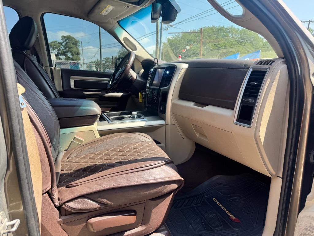 2015 RAM 1500 SLT photo