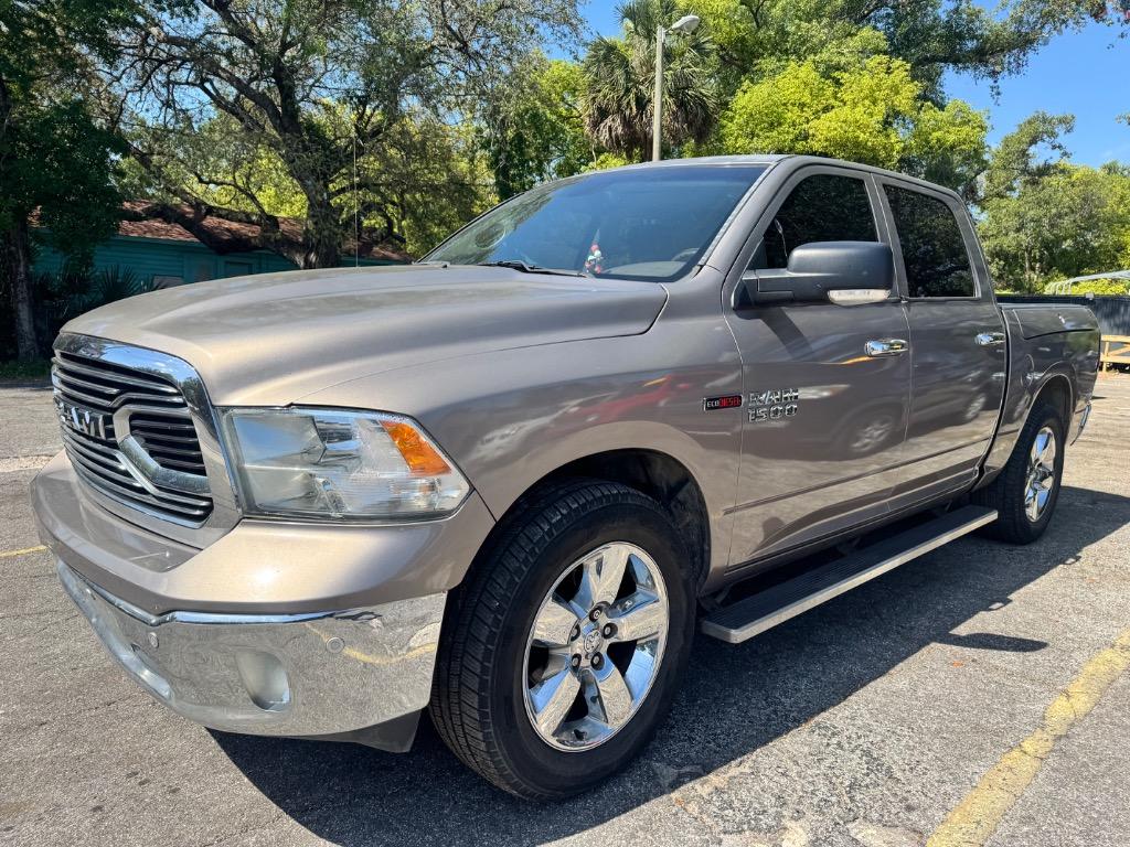 2015 RAM 1500 SLT photo